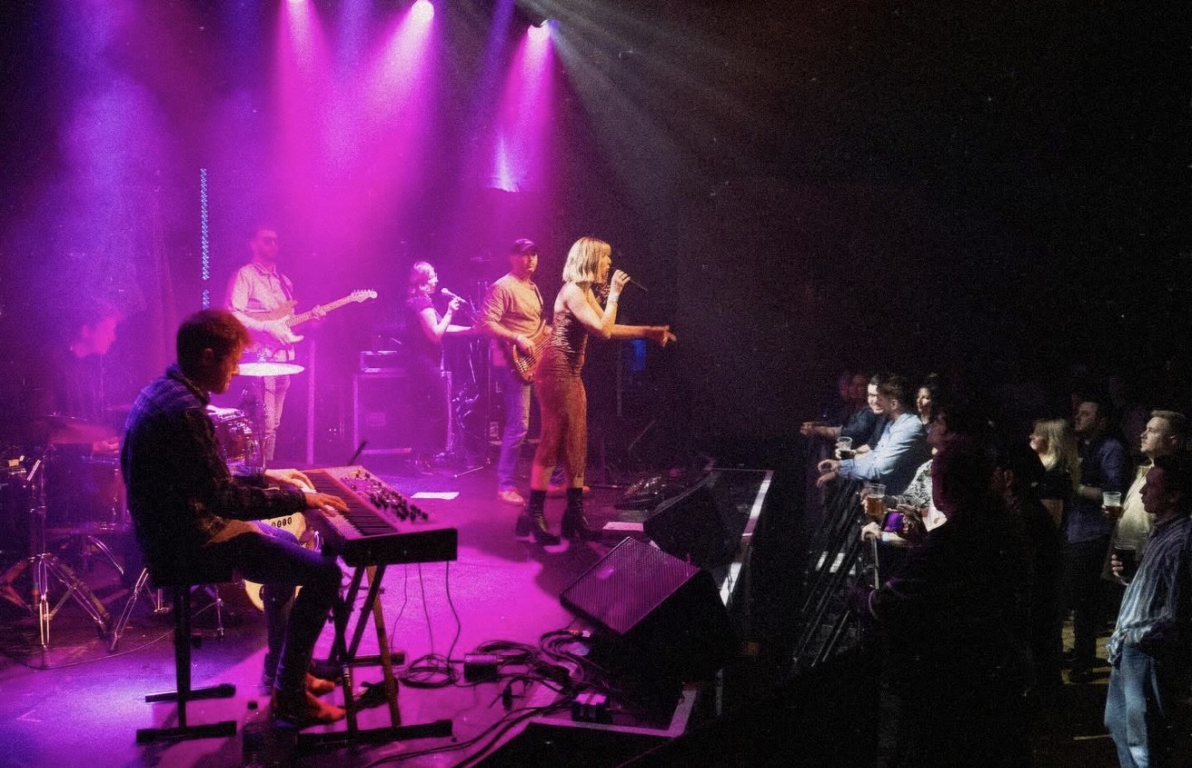 Marina Gears performing live — vocal coach in Stockton-on-Tees